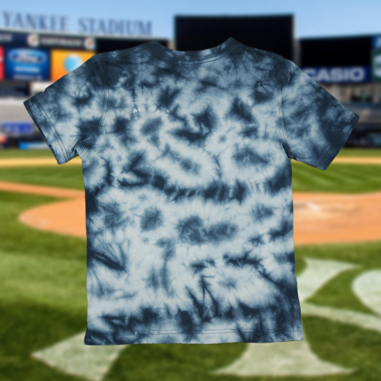back side of the Youth New York Yankees Tie Dye T-Shirt | New Era Navy