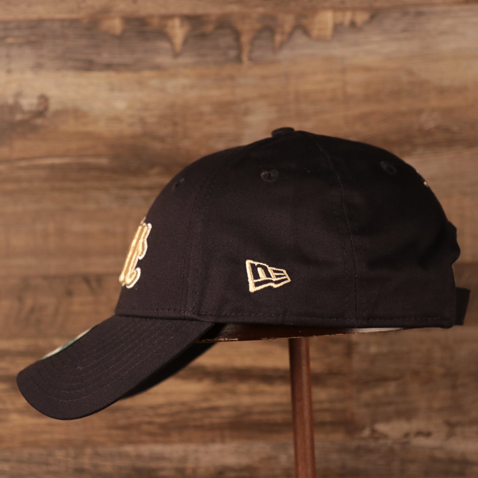 Wearer's left of the Pittsburgh Panthers The League 940 9Forty Adjustable Dad Hat