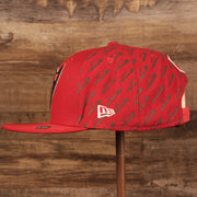 wearers left side of the Tampa Bay Buccaneers x Gatorade Red 9Fifty Grey Bottom Snapback