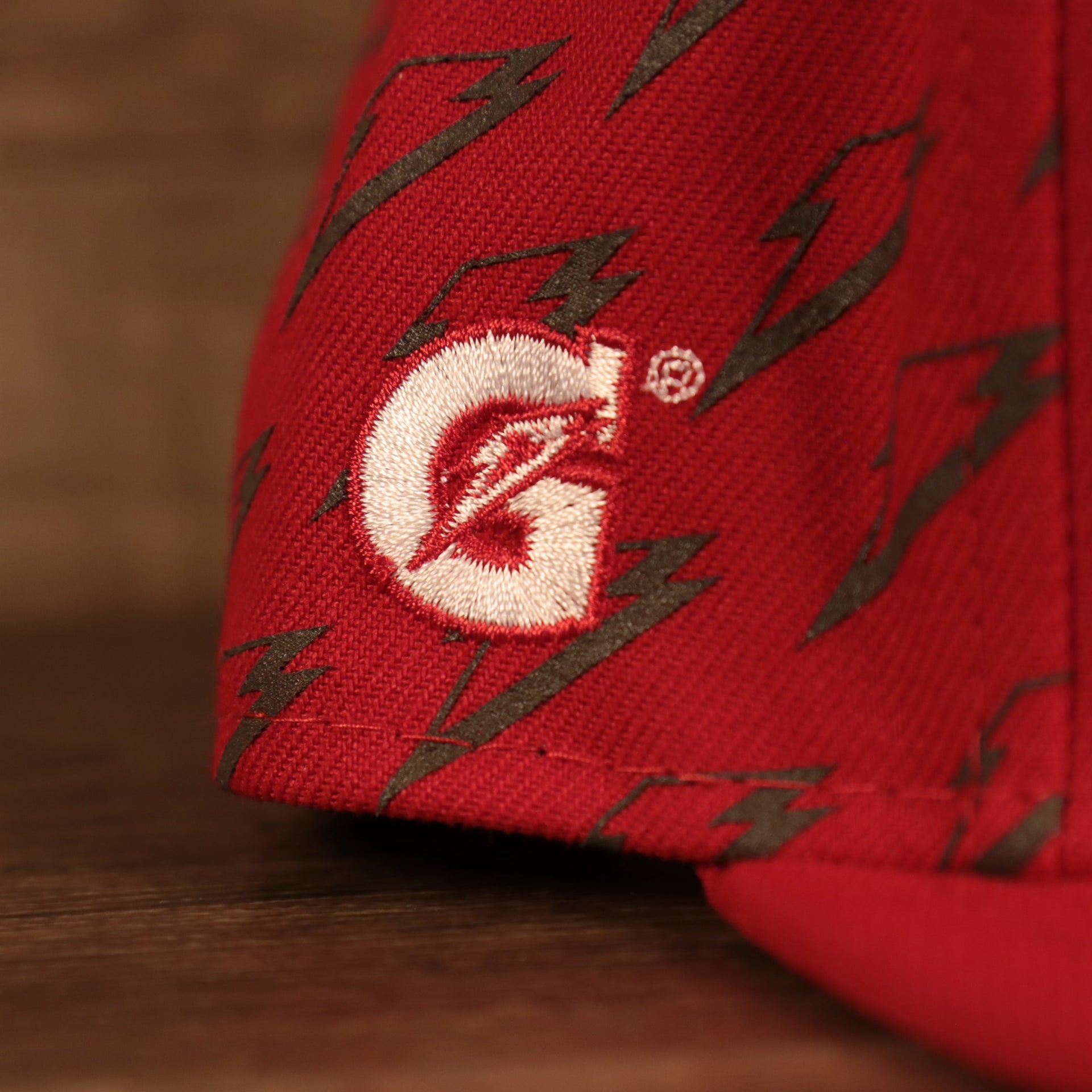 Gatorade logo on the Tampa Bay Buccaneers x Gatorade Red 9Fifty Grey Bottom Snapback