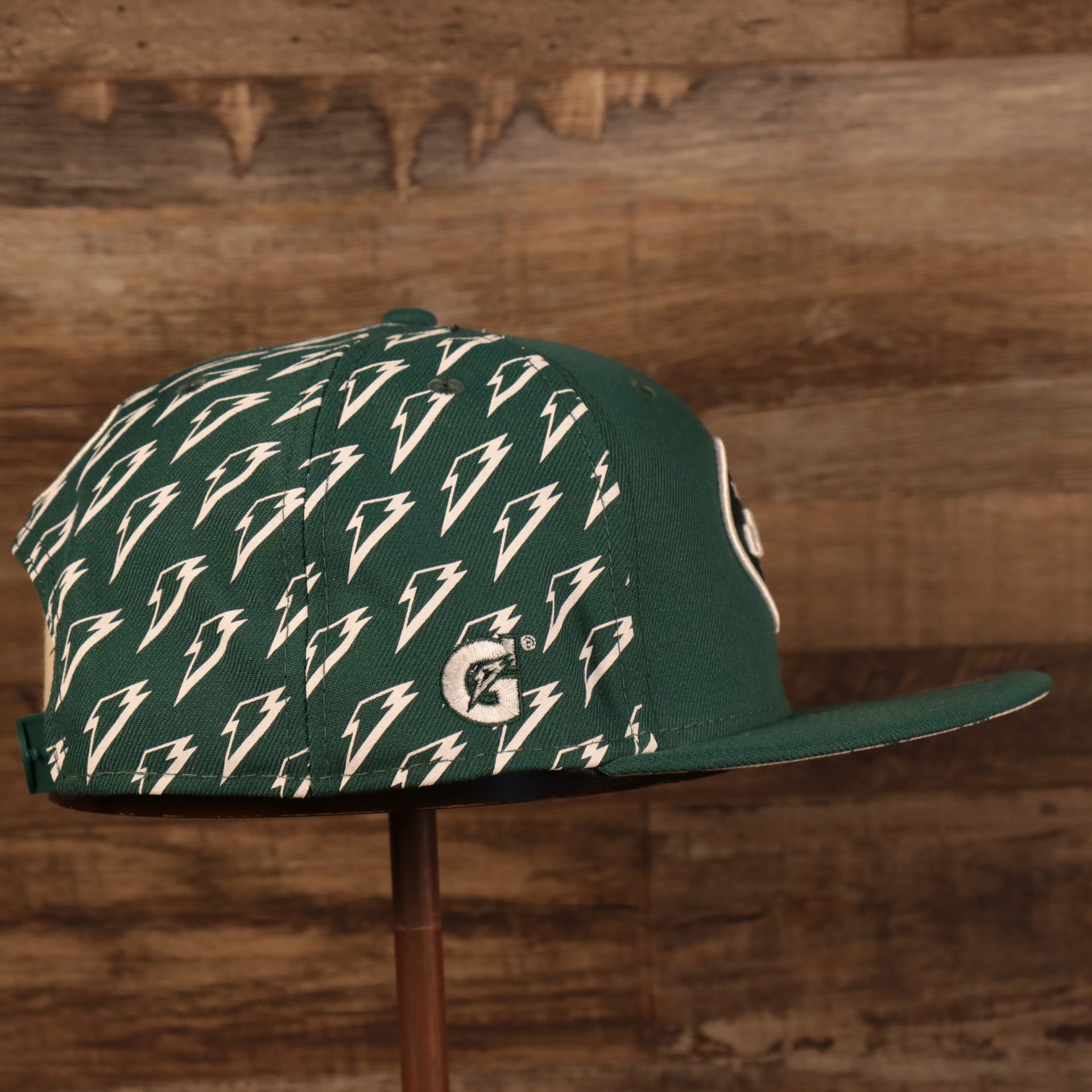 wearers right side of the New York Jets x Gatorade Green 9Fifty White Bottom Snapback