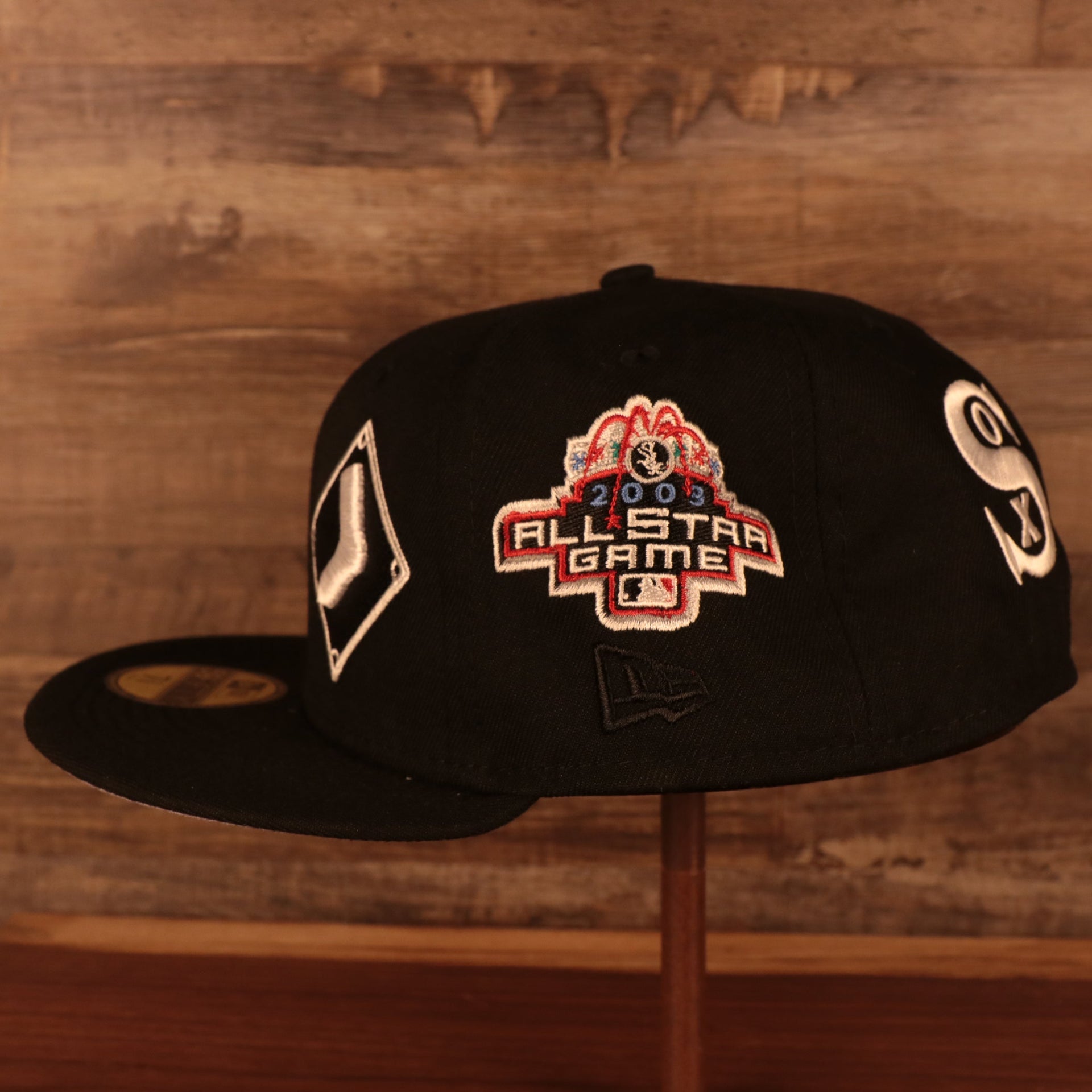 Wearer's left of the Chicago White Sox "Pride Patch" All Over Gray Bottom Side Patch 59Fifty Fitted Cap