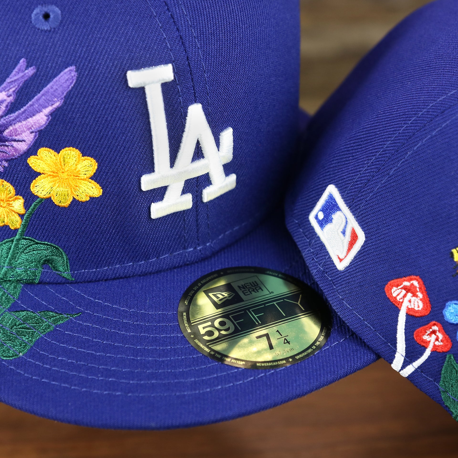 The 59Fifty Sticker on the Los Angeles Dodgers Gray Bottom Bloom Spring Embroidery 59Fifty Fitted Cap | Royal Blue 59Fifty Cap