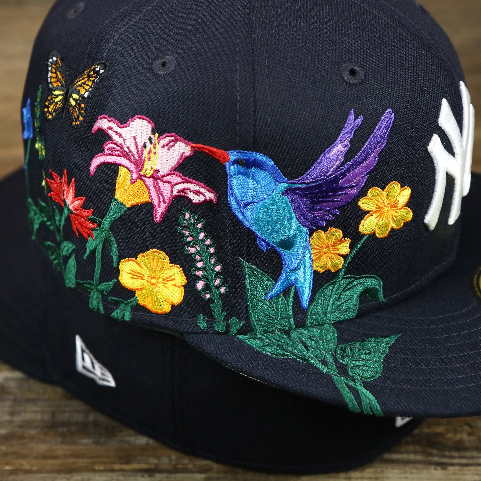 The Bloom Embroidery on the New York Yankees Gray Bottom Bloom Spring Embroidery 59Fifty Fitted Cap | Navy Blue 59Fifty Cap