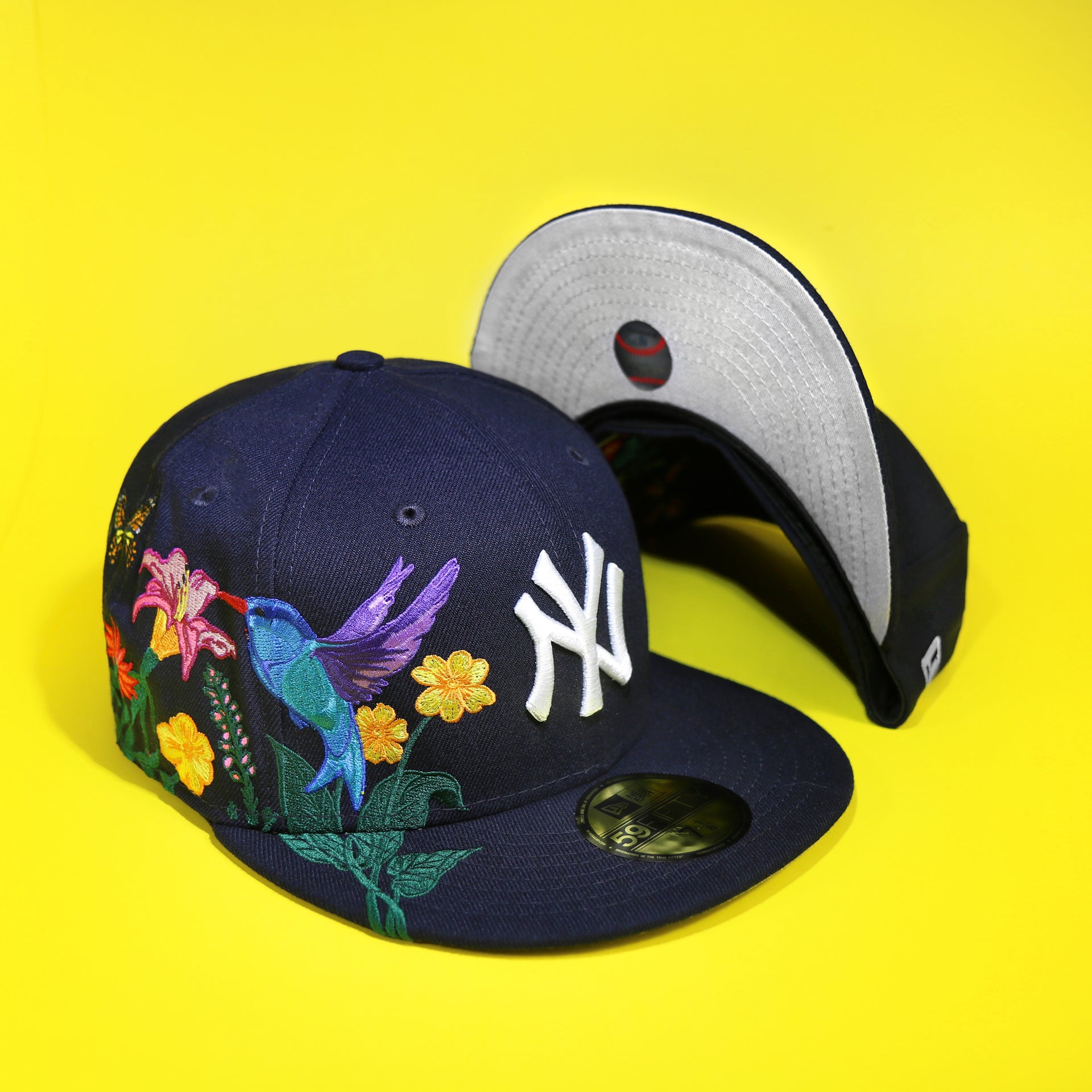 The New York Yankees Gray Bottom Bloom Spring Embroidery 59Fifty Fitted Cap | Navy Blue 59Fifty Cap with a gray bottom