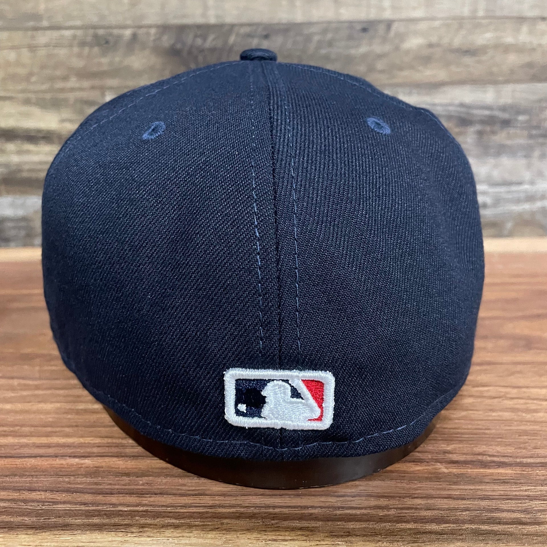 Back of the Atlanta Braves "City Cluster" Side Patch Gray Bottom Navy 59Fifty Fitted Cap