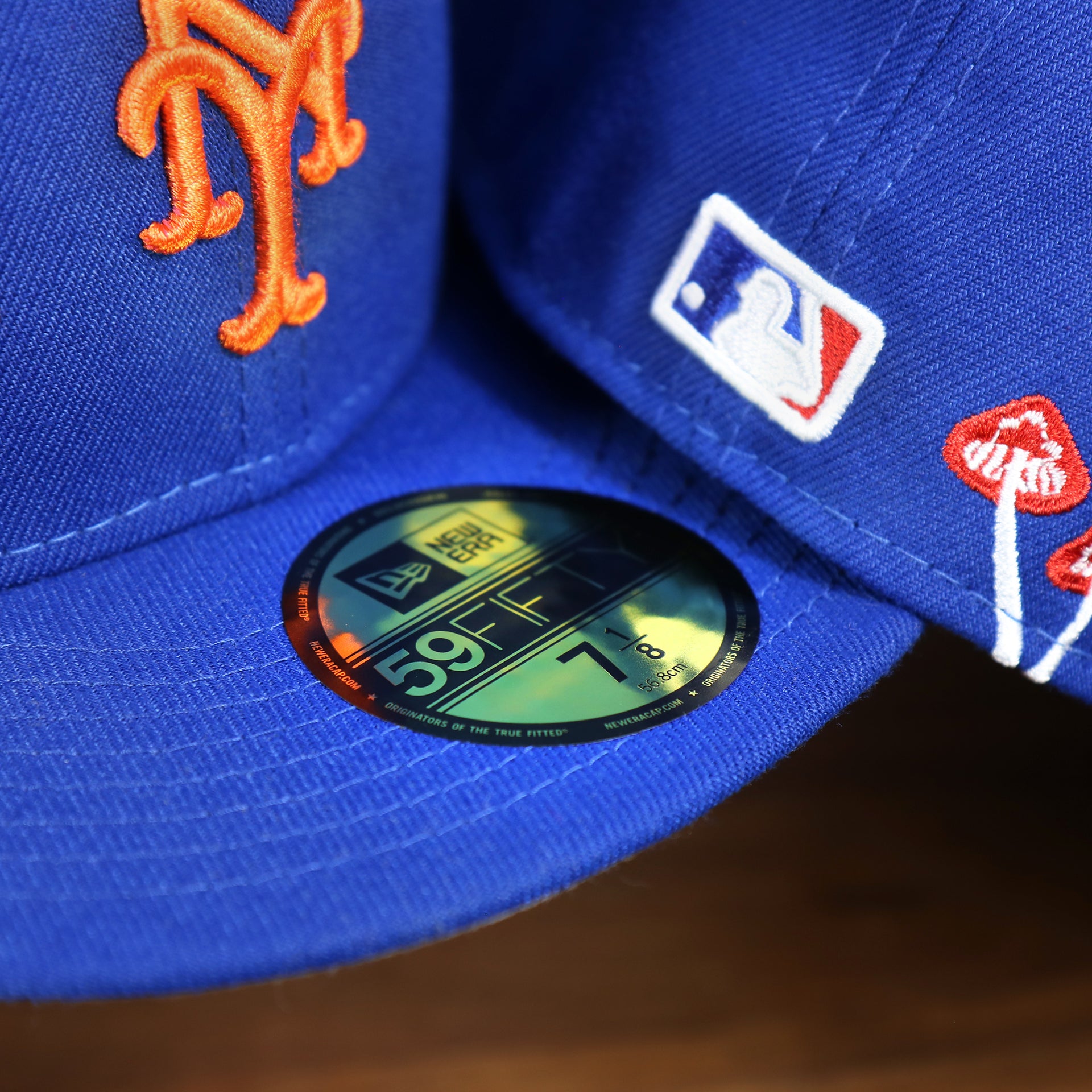 The 59Fifty Sticker on the New York Mets Gray Bottom Bloom Spring Embroidery 59Fifty Fitted Cap | Royal Blue 59Fifty Cap