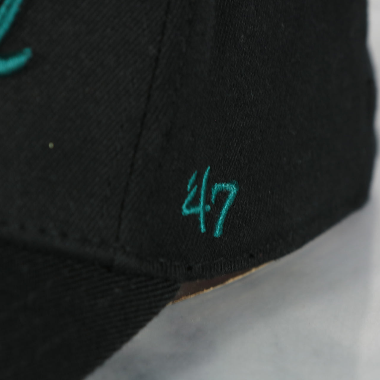 47 brand logo on the Philadelphia Eagles Vintage Script '47 Brand Contender Flexfit Cap
