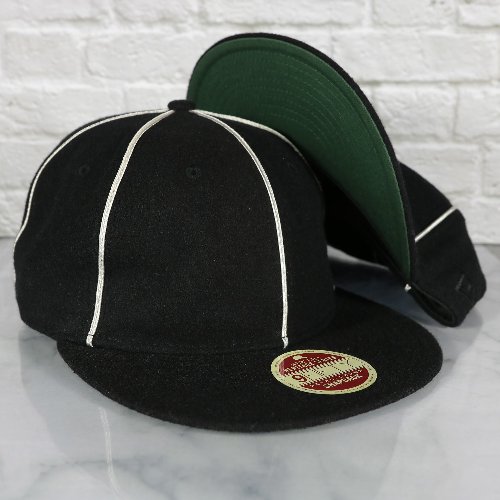 Philadelphia Phillies Vintage 1903 Heritage Series Retro Crown Black 9Fifty Snapback Hat