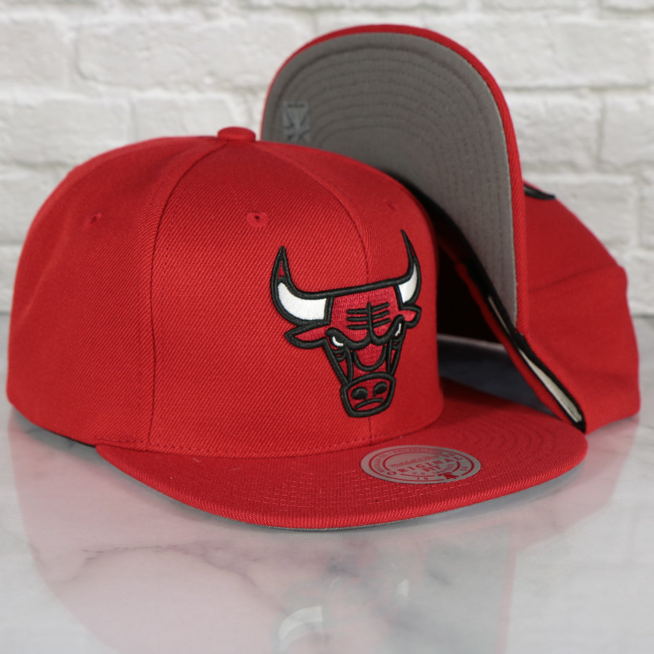 Chicago Bulls Vintage Retro NBA Team Ground 2.0 Mitchell and Ness Snapback Hat | Red