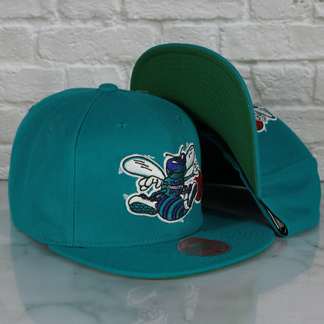 Charlotte Hornets Vintage Retro NBA Team Ground 2.0 Mitchell and Ness Snapback Hat | Teal