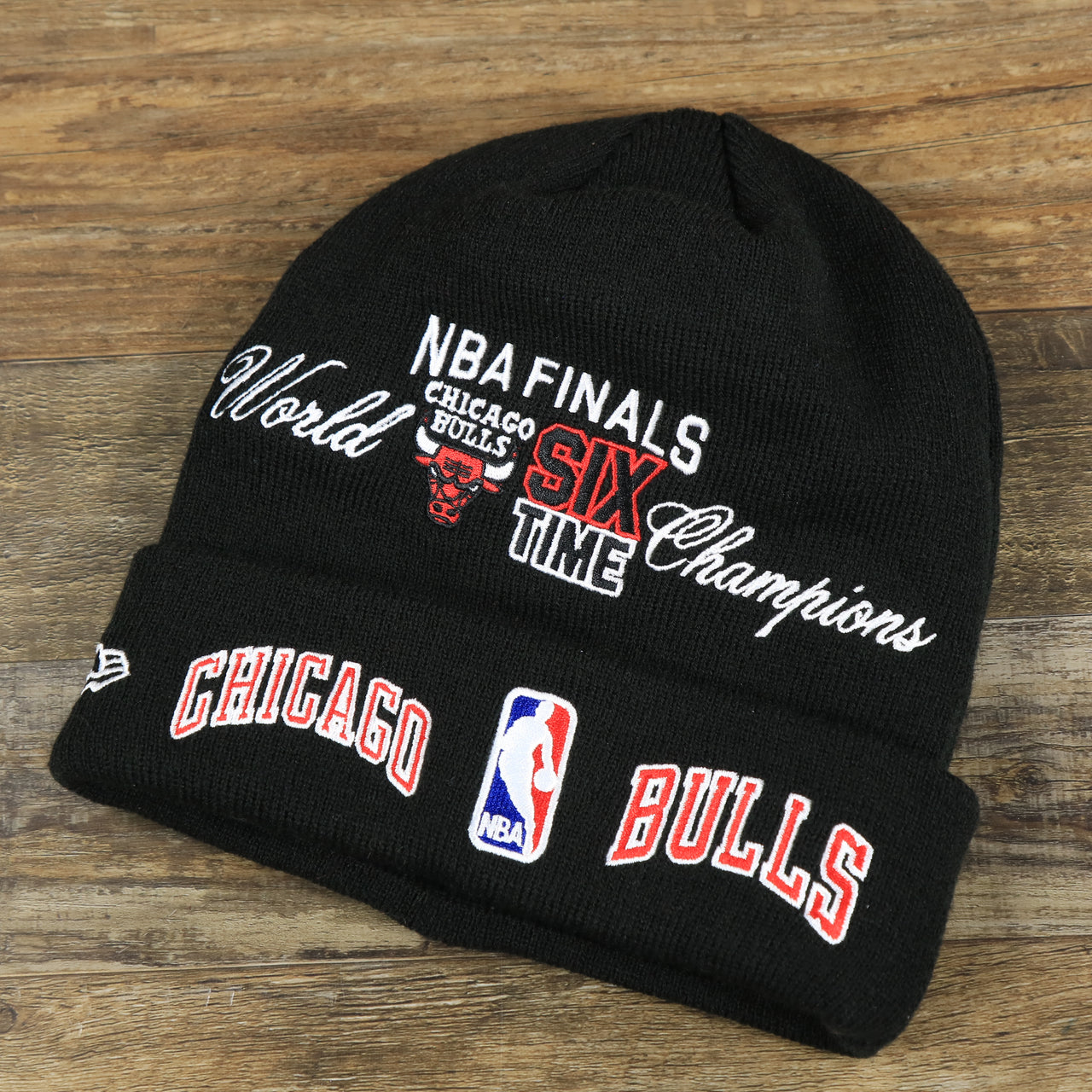 Chicago Bulls All Over NBA Finals Side Patch 6x Champion Knit Cuff Beanie | New Era, Black