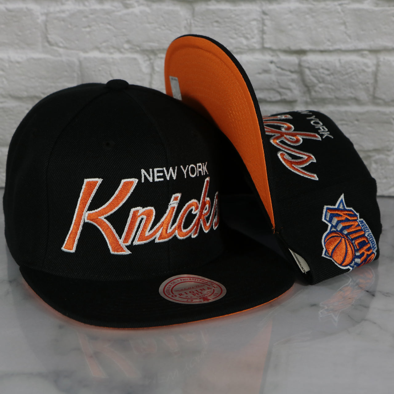 New York Knicks Vintage Retro NBA Team Script 2.0 Mitchell and Ness Snapback Hat | Black