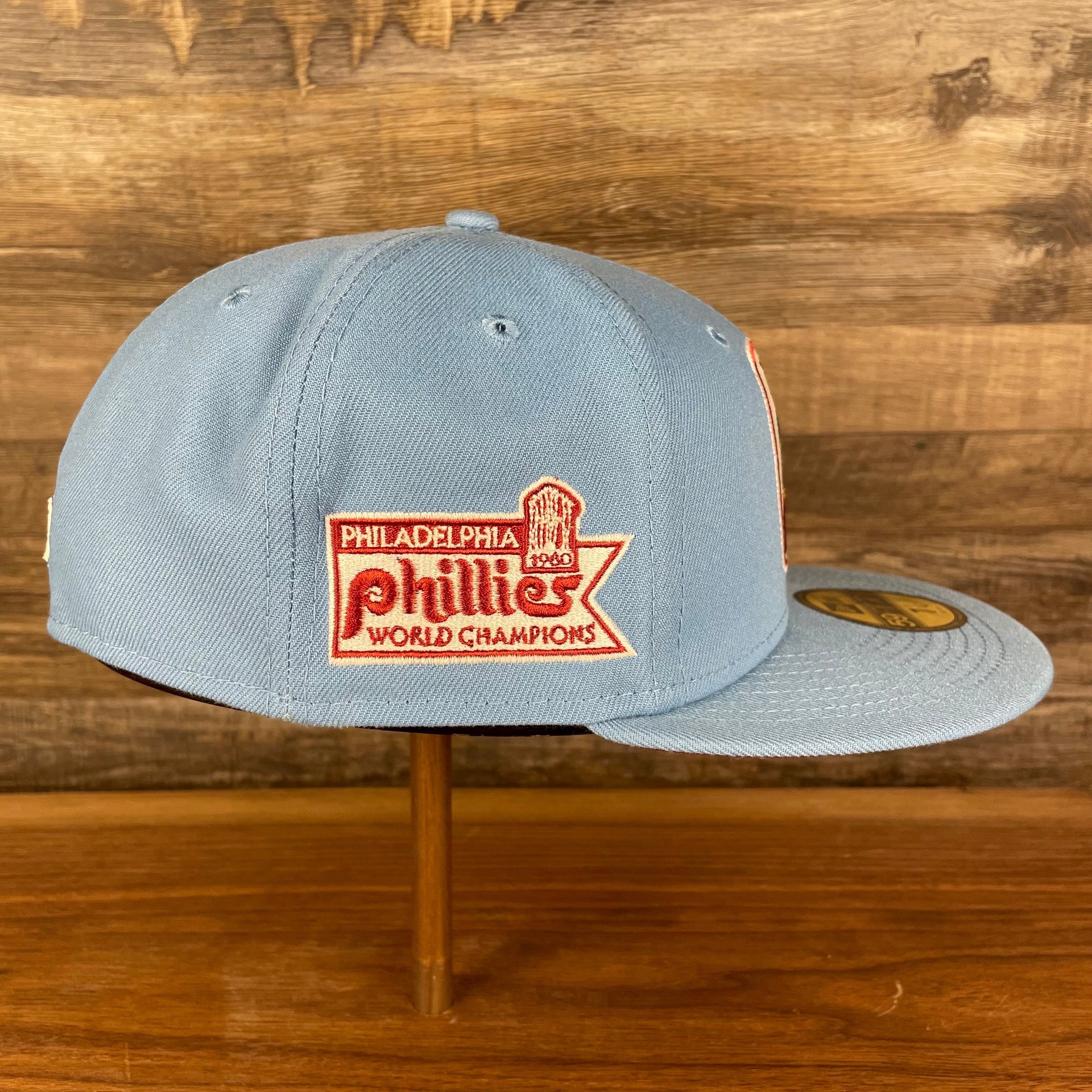 Wearer's right of the Philadelphia Phillies 1980 World Champions Side Patch Cooperstown Quaker Logo Maroon Bottom Sky 59Fifty Fitted Cap