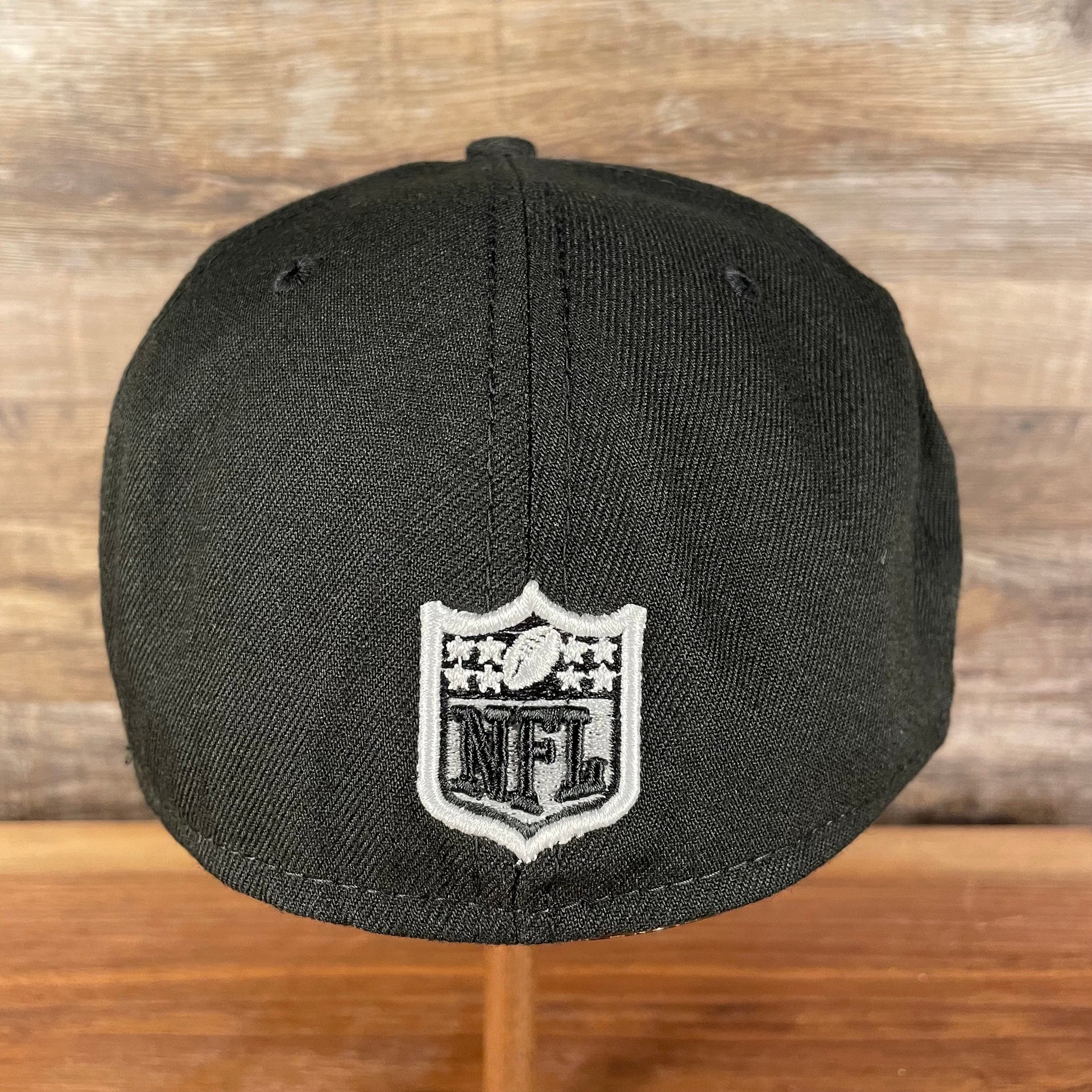 back of Philadelphia Eagles "Patch Up" Super Bowl LII Side Patch Gray Bottom 59Fifty Black Fitted Cap