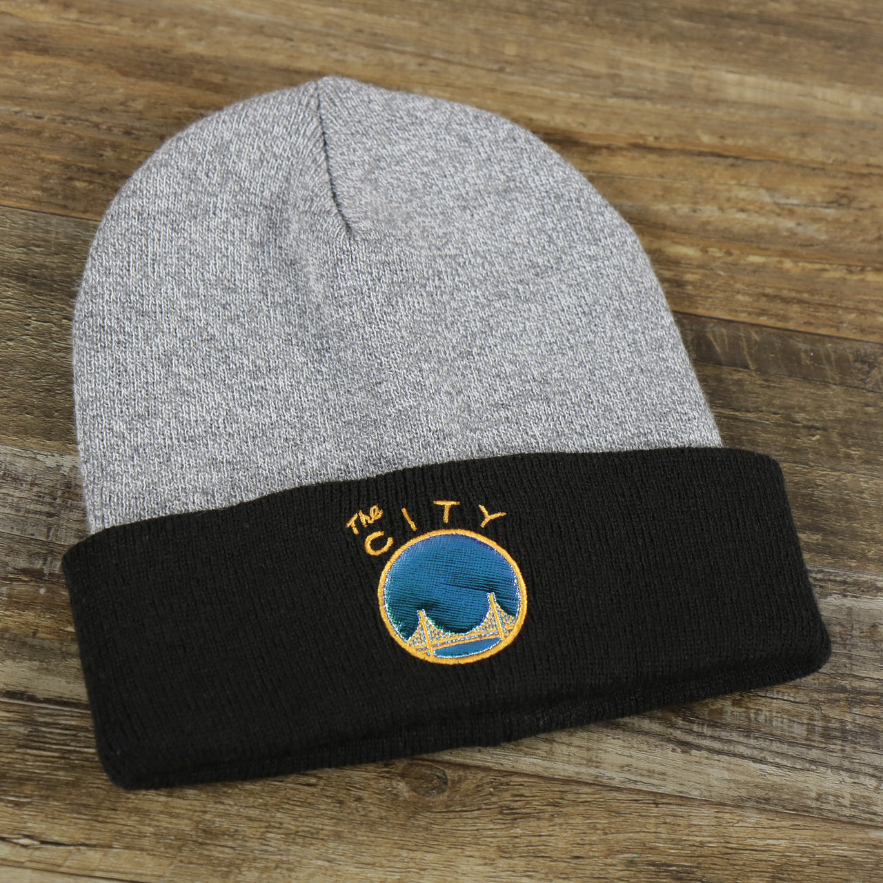 Retro San Francisco Warriors Holographic Logo Winter Knit Beanie | Gray And Black Winter Beanie