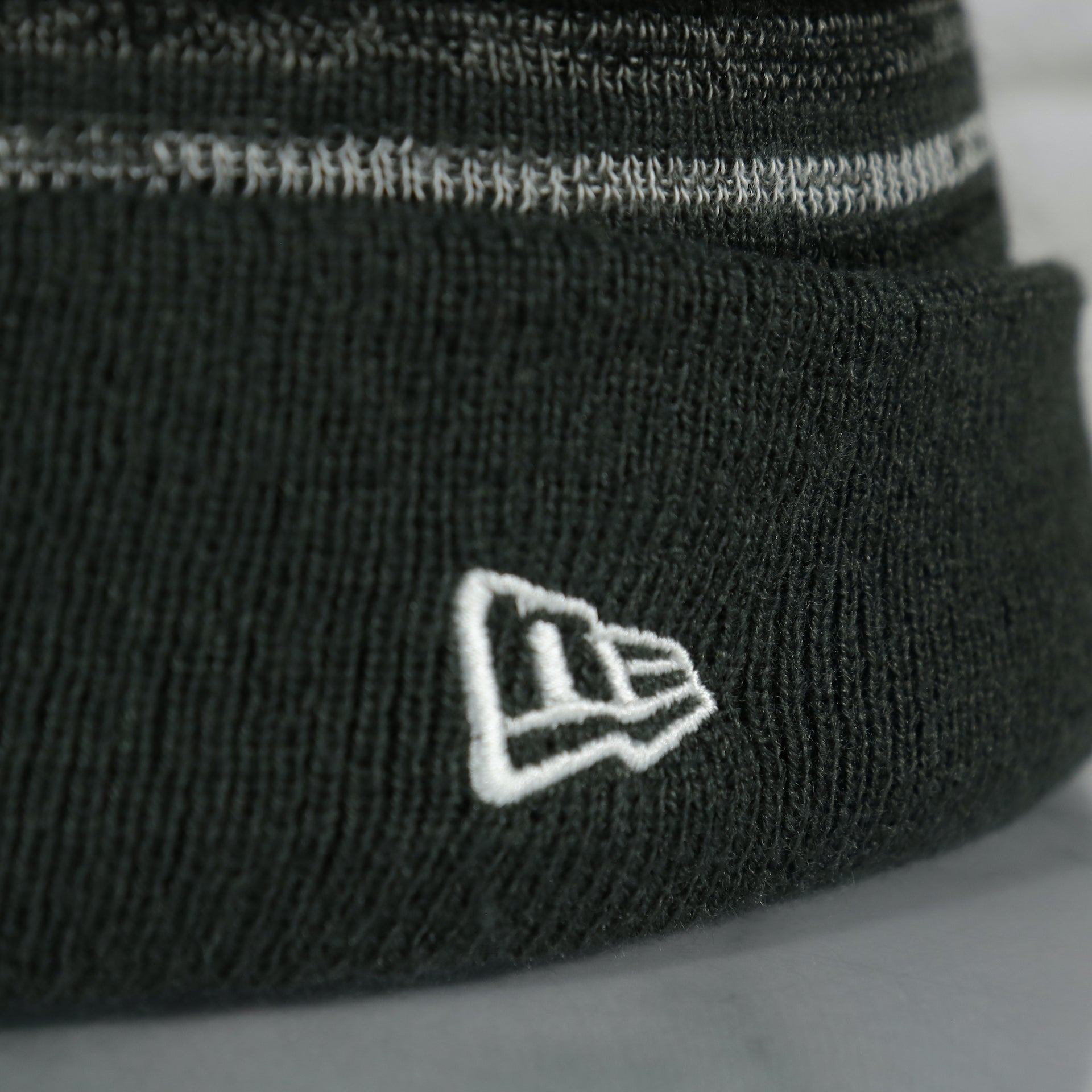 Close up of the New Era flag embroidered in Philadelphia Eagles Super Bowl LVII (Super Bowl 57) Side Patch Charcoal Winter Beanie
