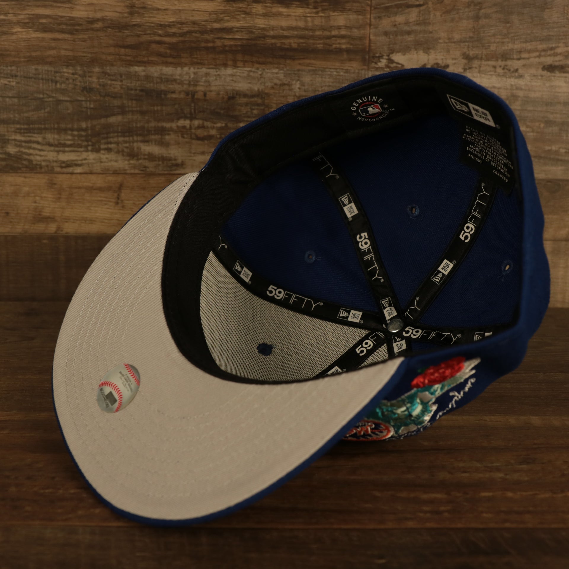 Interior of the New York Mets "City Cluster" Side Patch Gray Bottom Royal 59Fifty Fitted Cap