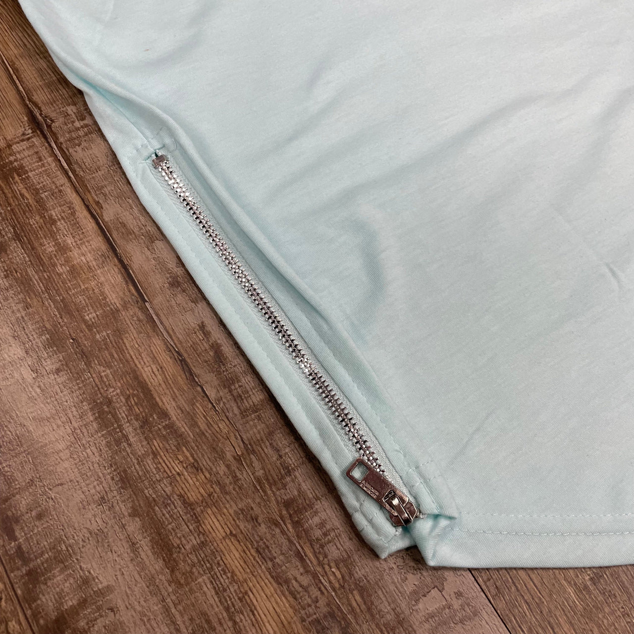Scallop Hem Curved Bottom Long Fit Extended Men's Streetwear T-Shirt with Side Zippers | Pastel Turquoise