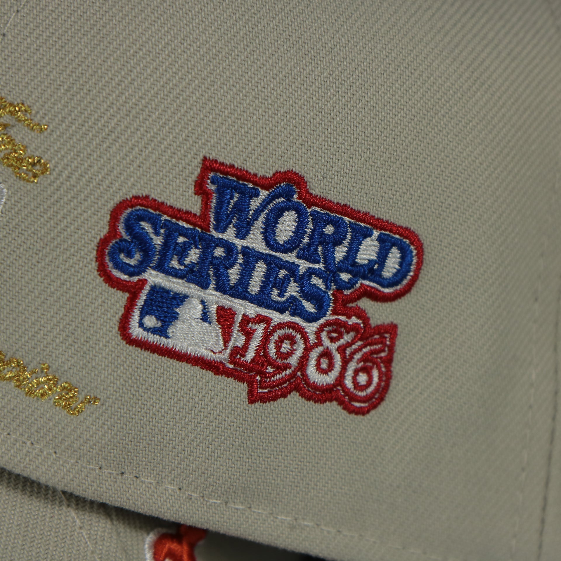 1986 world series patch on the New York Mets World Class 2-Time World Series Champions Two Tone Grey Bottom | Sand/Royal 59Fifty Fitted Cap
