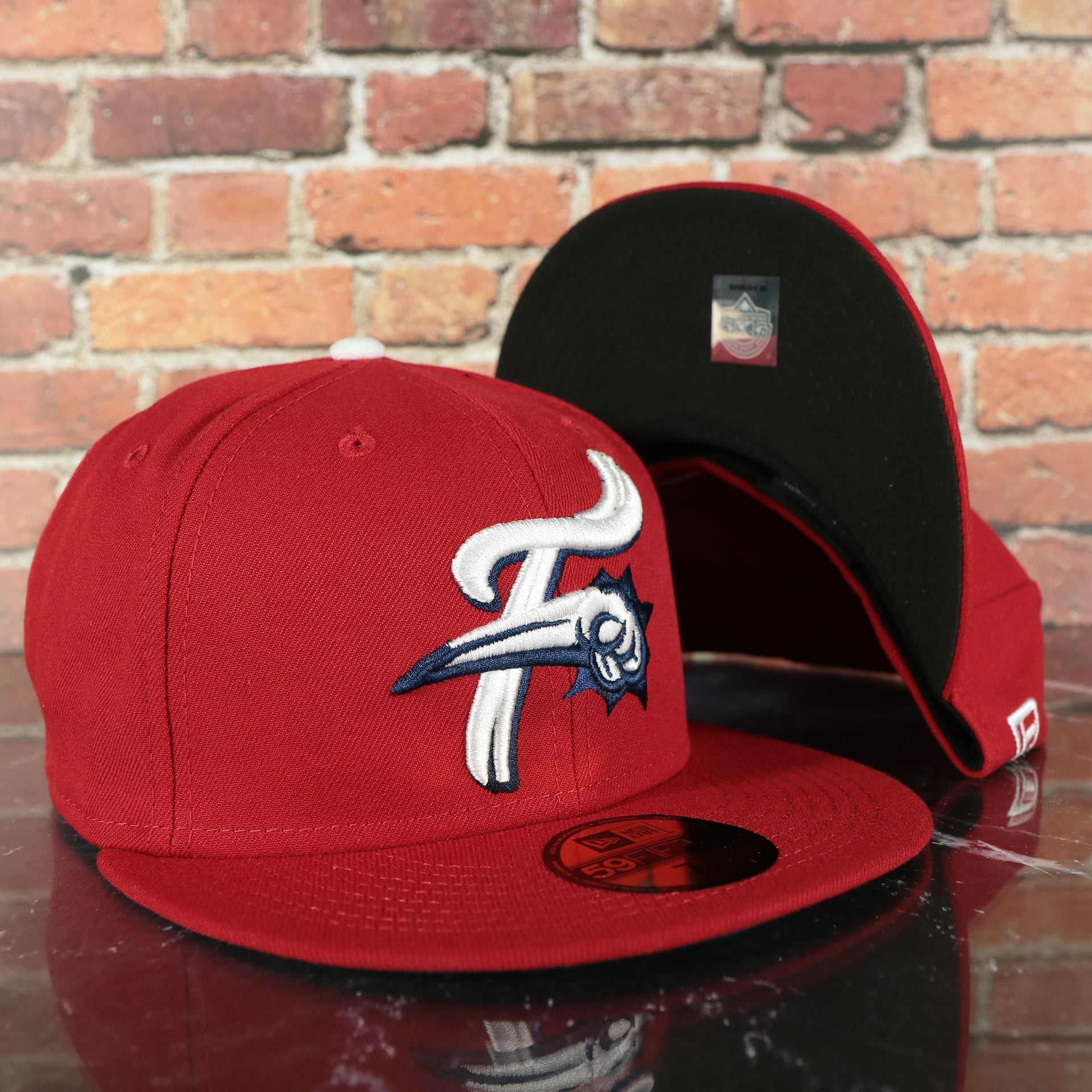 Reading Fightin Phils on Field Plain Jane MiLB Black bottom | Red 59Fifty Fitted Cap