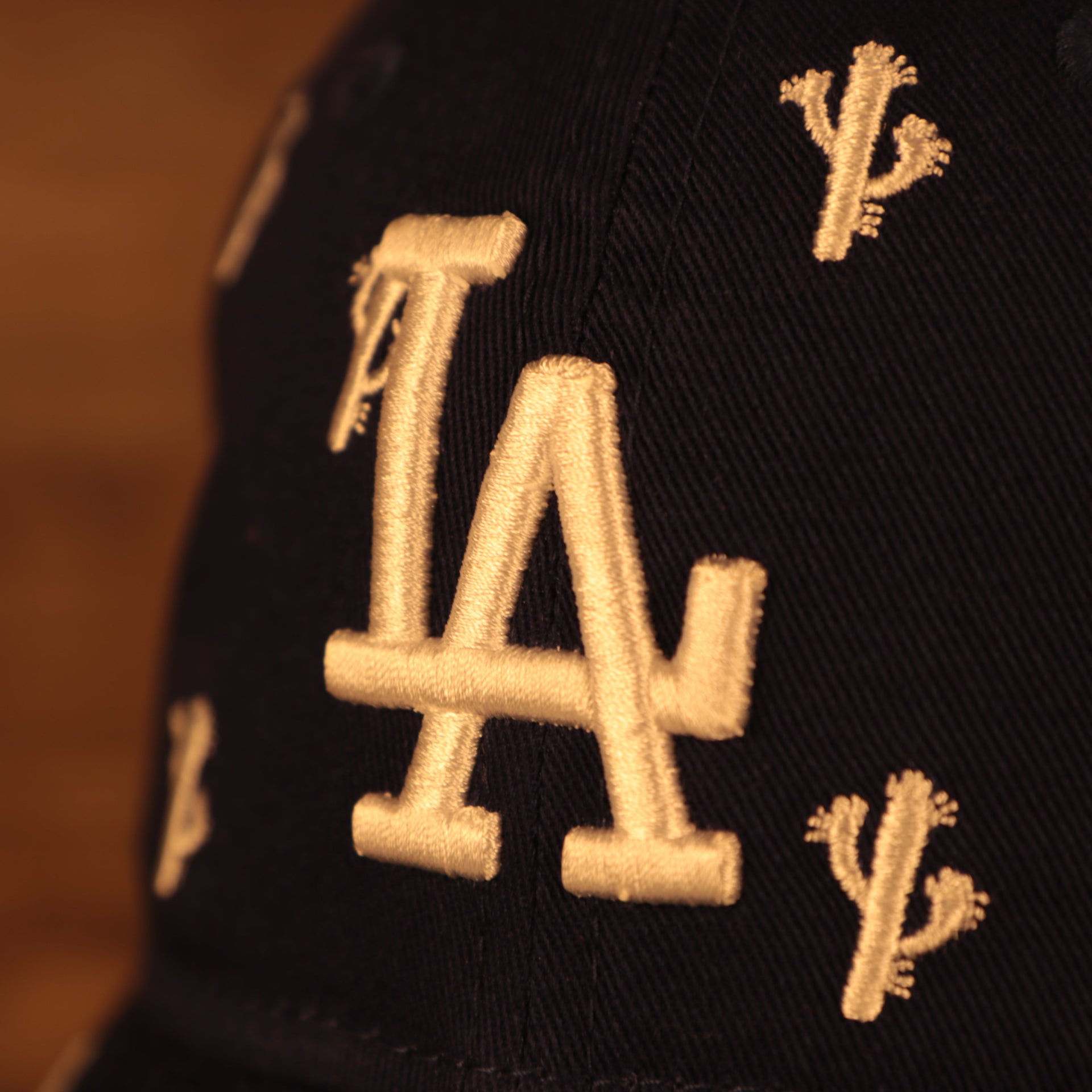 logo shot on the Los Angeles Dodgers Spring Training 2022 Women's All Over Cactus Black 9Twenty Dad Hat