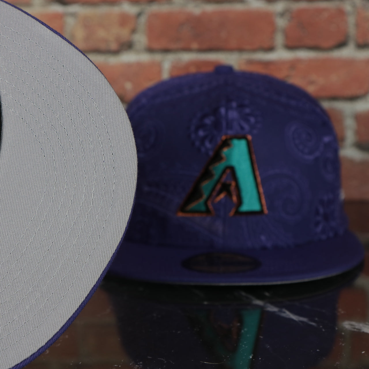 grey under visor on the Arizona Diamondbacks Paisley Bandana Print Embroidered 59Fifty Fitted Cap | New Era MLB Swirl 5950