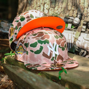 The New York Yankees Duck Camo Neon Orange Undervisor World Series Side Patch Fitted Cap | Camo Tan 59Fifty Cap