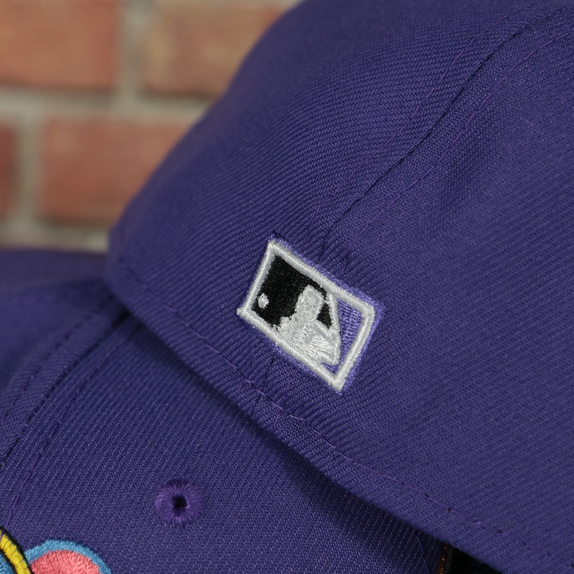 cooperstown batterman logo on the Arizona Diamondbacks Cooperstown Groovy World Series Champions Patch 59Fifty Fitted Cap | New Era Groovy Side Patch 5950