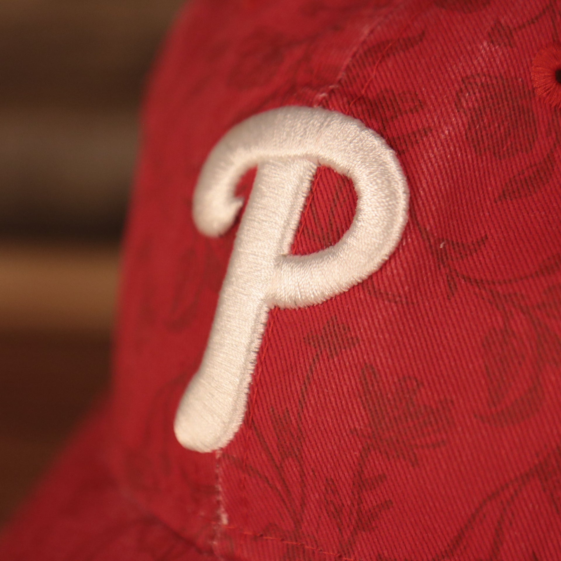 phillies logo on the Philadelphia Phillies Floral Pattern Red Toddler 9Twenty Adjustable Dad Hat