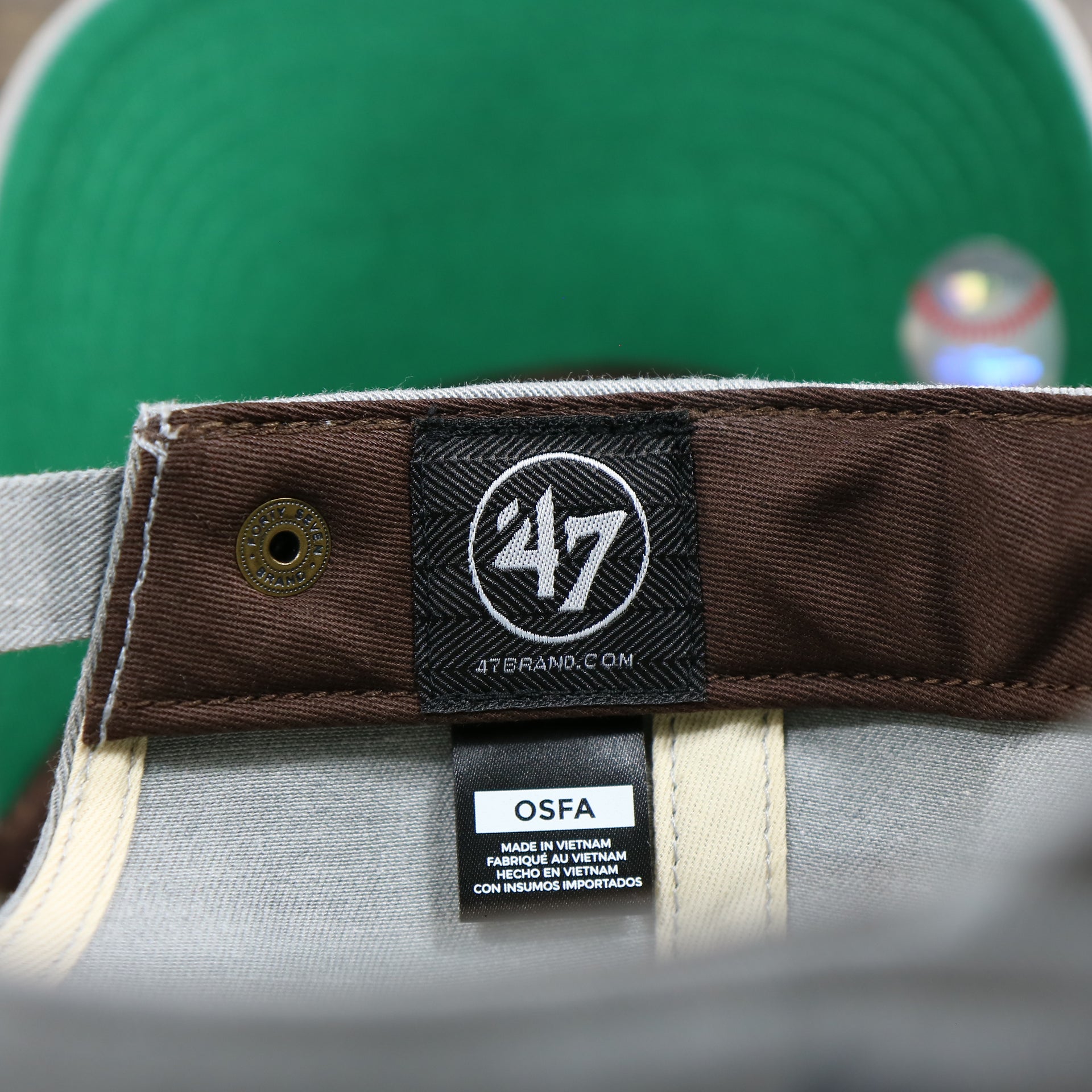 The 47 brand Tag on the Cooperstown New York Yankees Green Bottom Dad Hat | Gray Dad Hat