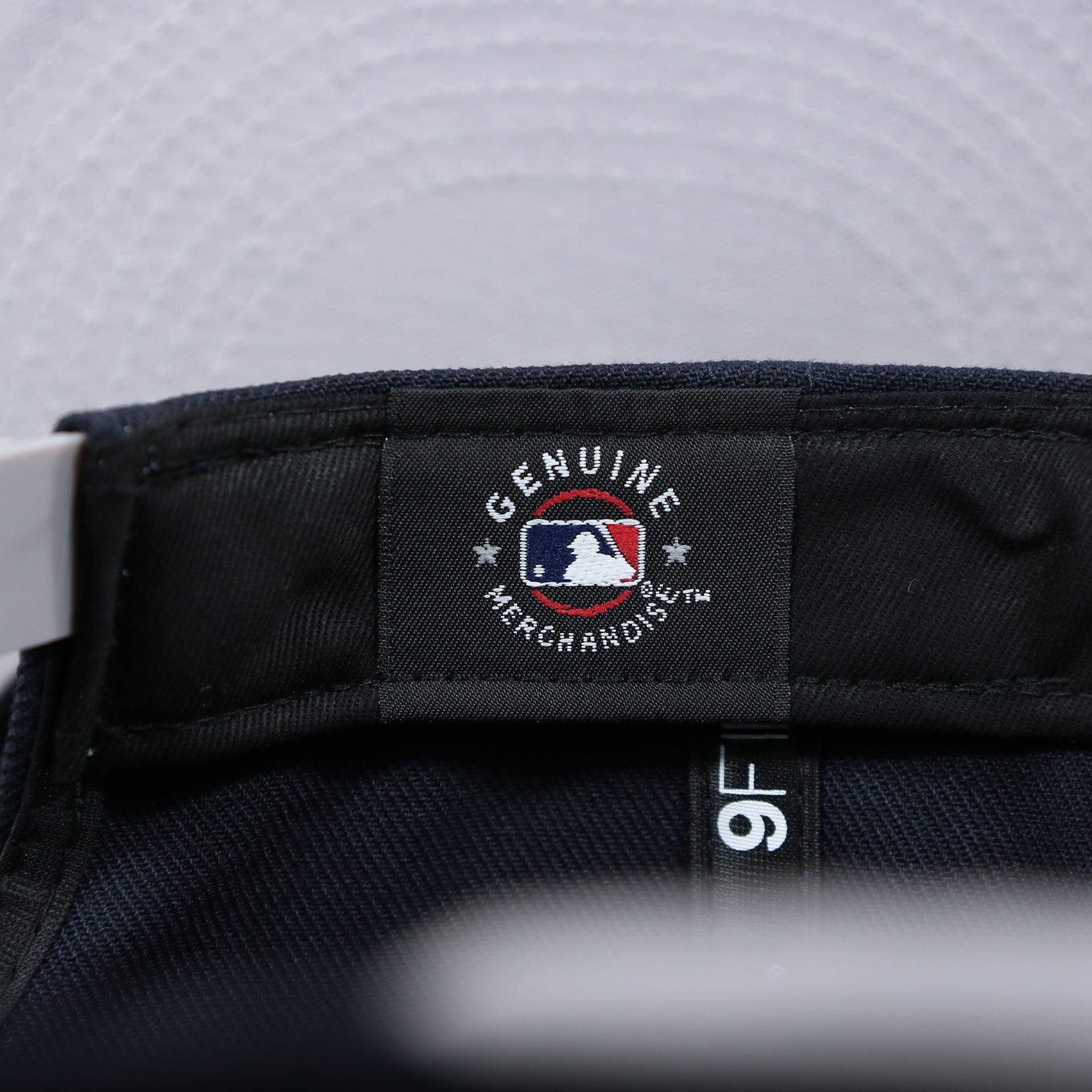 Genuine merchandise MLB label on the New York Yankees "Team Script" College Bar Style 9Fifty Snapback Hat | Vintage Logo, Navy/Grey