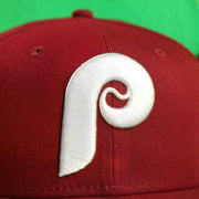 Close up of the Phillies logo on the Philadelphia Phillies 1980 World Series Side Patch "Citrus Pop" Green UV 59Fifty Fitted Cap