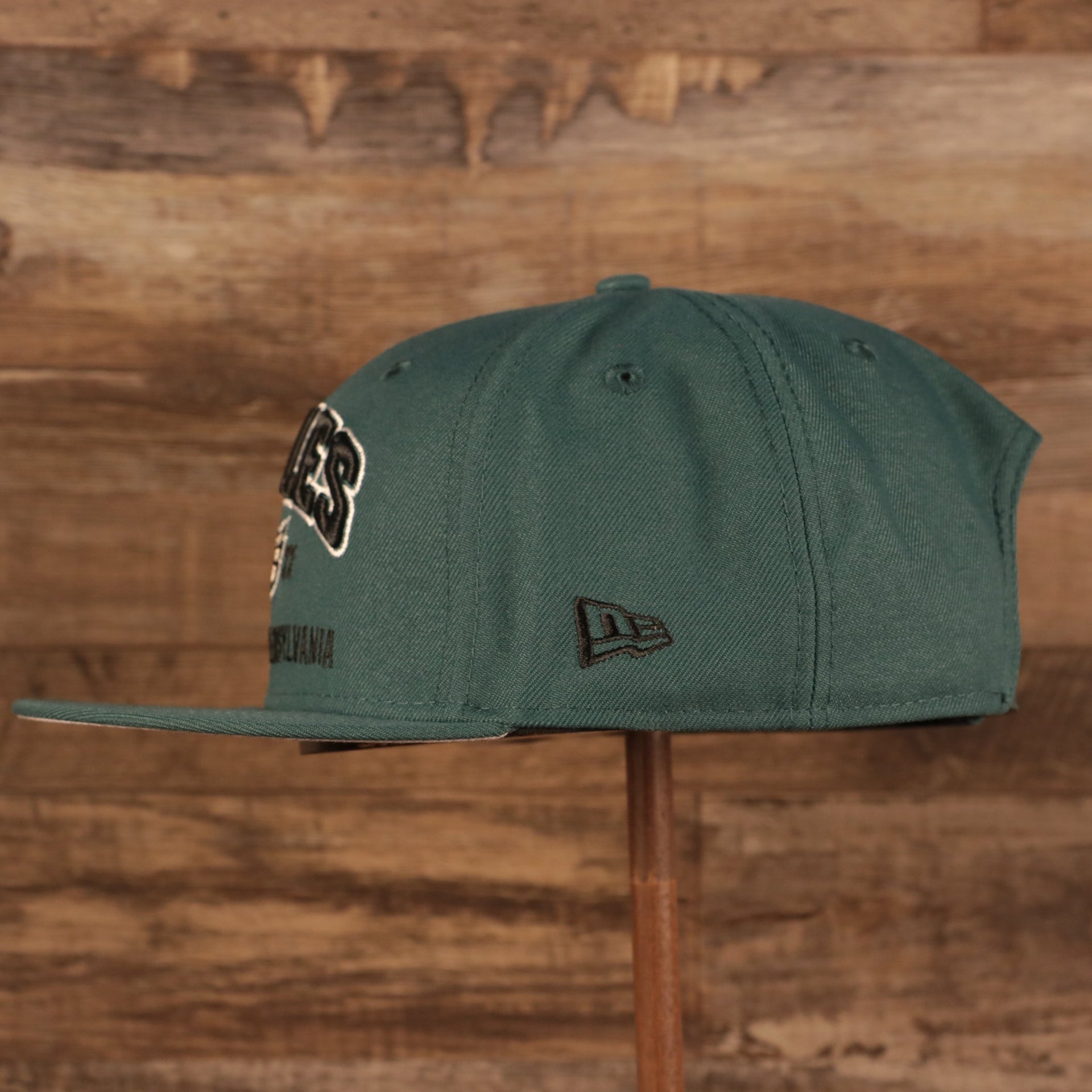 Wearer's left of the Vintage Philadelphia Eagles Cap | 1933 Philadelphia x Pennsylvania Midnight Green 9Fifty Snapback Hat