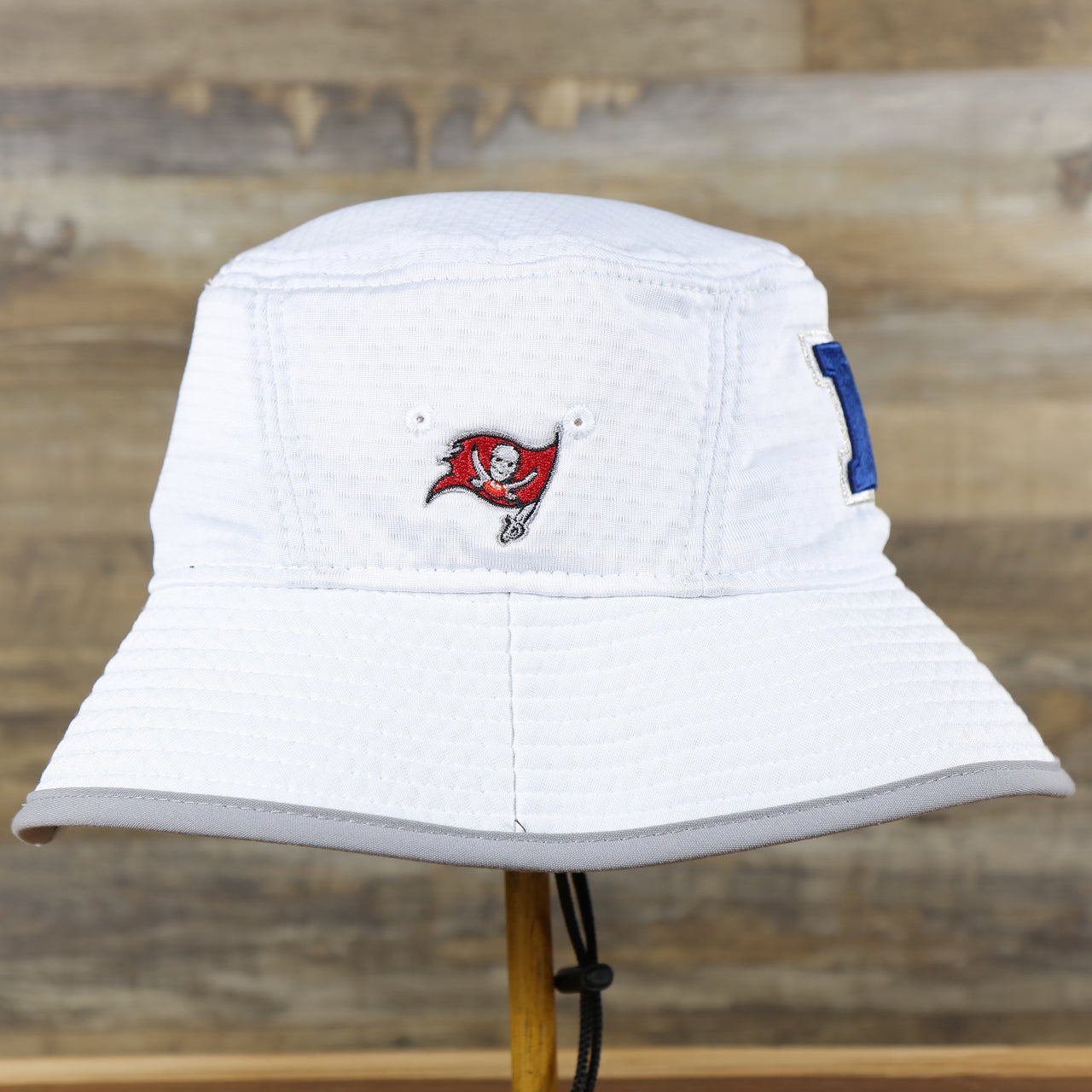 right wearer side of the Tampa Bay Buccaneers 2022 Pro Bowl NFC Logo Buccaneers Side Patch White Bucket Hat
