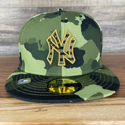 The front of the New York Yankees 2022 Armed Forces Day / Memorial Day Side Patch 59Fifty Fitted Cap | Camo