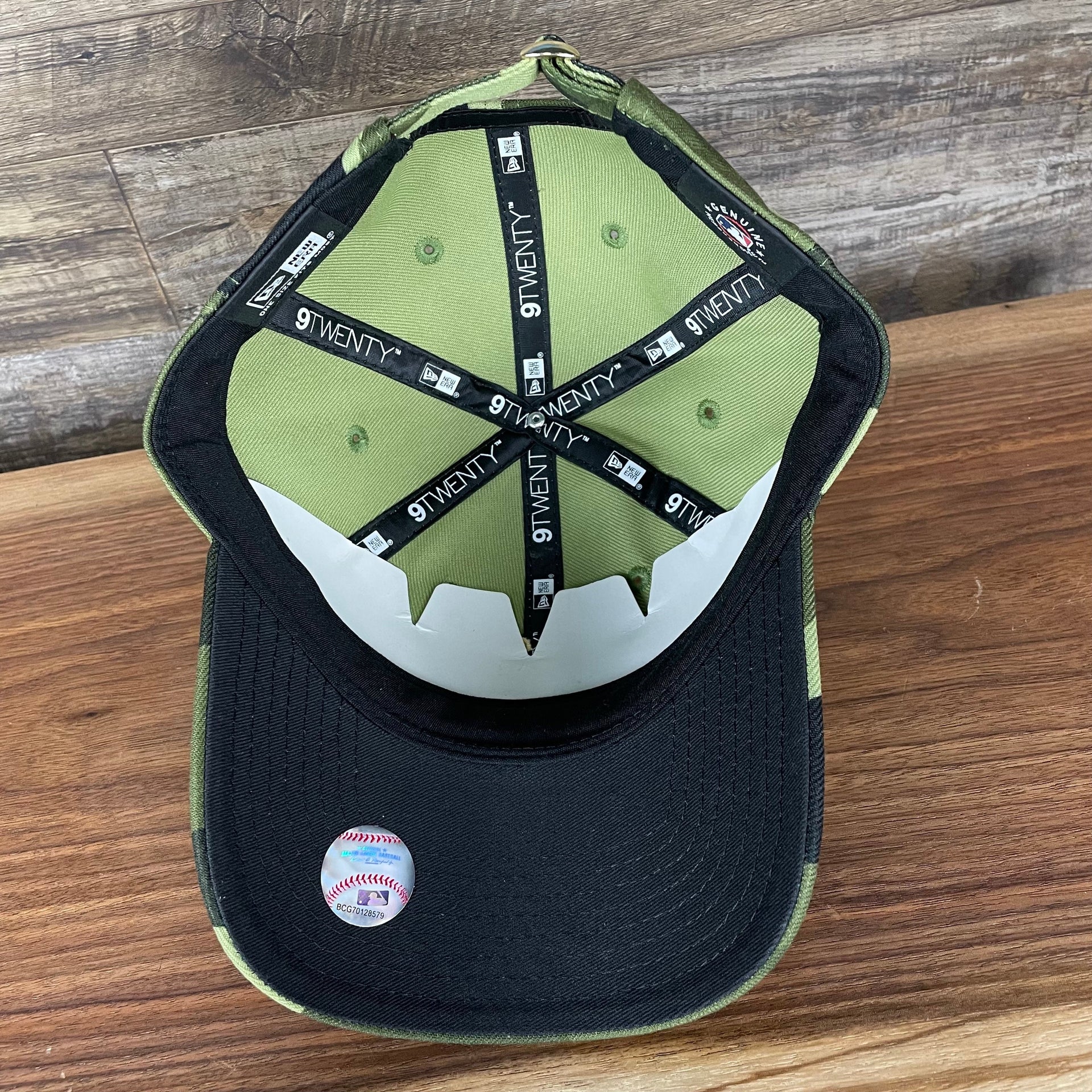 The underside of the New York Yankees 2022 Armed Forces Day / Memorial Day Side Patch 9Twenty Dad Hat