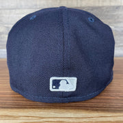 The backside of the New York Yankees Cooperstown 5950 Day Side Patch Gray Bottom 59Fifty Fitted Cap