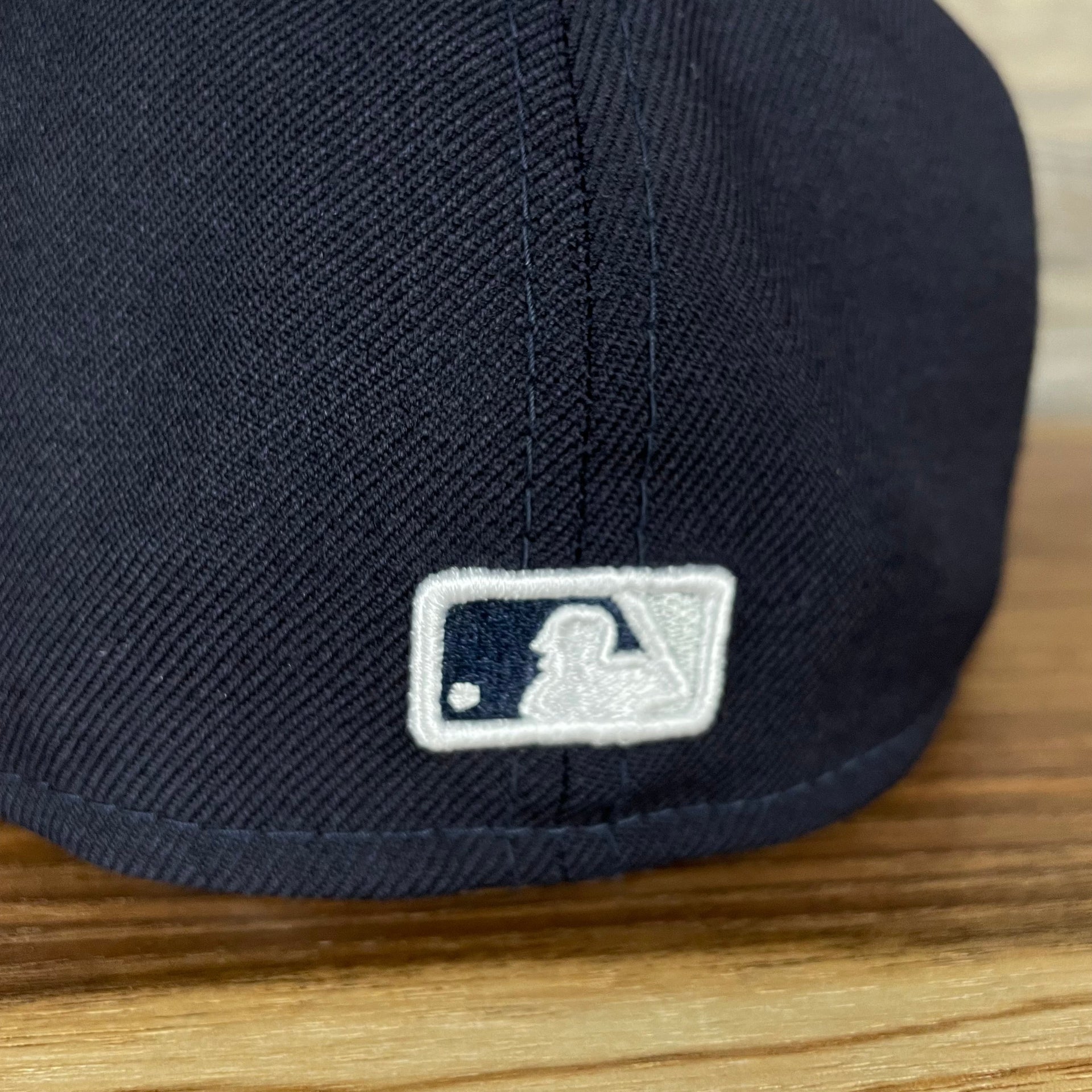 A close up of the MLB Batterman on the New York Yankees Cooperstown 5950 Day Side Patch Gray Bottom 59Fifty Fitted Cap