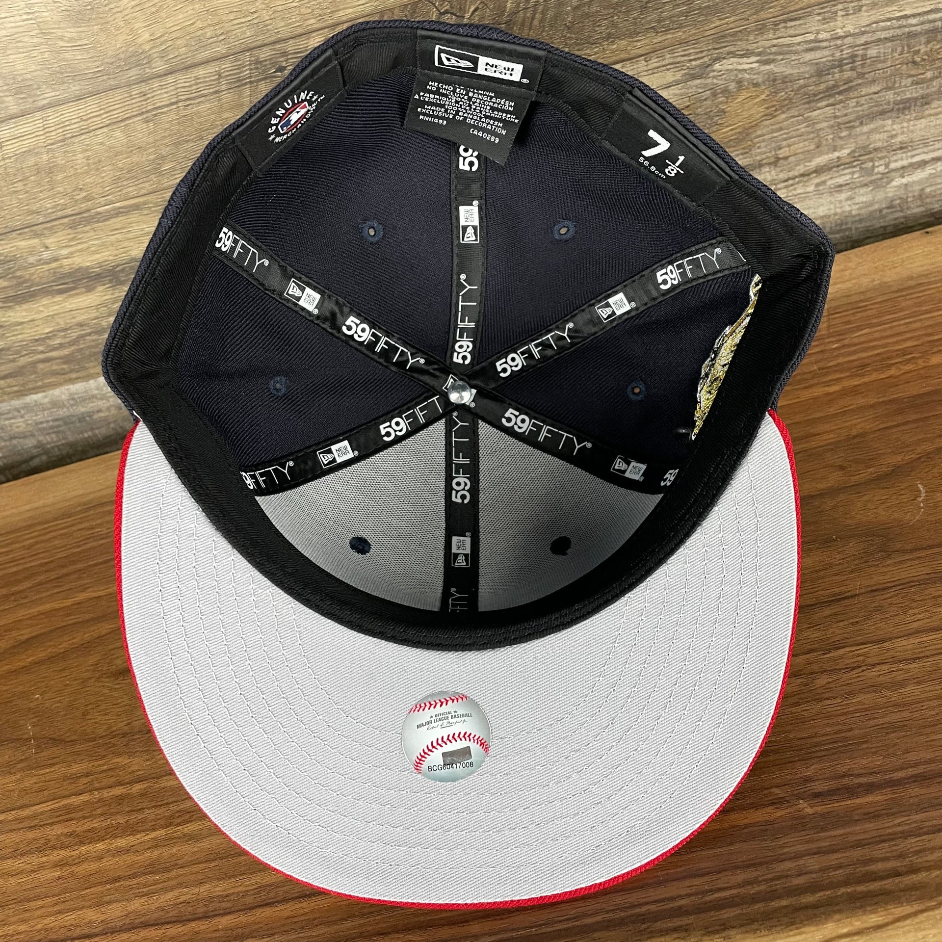 The underside of the Atlanta Braves Cooperstown 5950 Day Side Patch Gray Bottom 59Fifty Fitted Cap