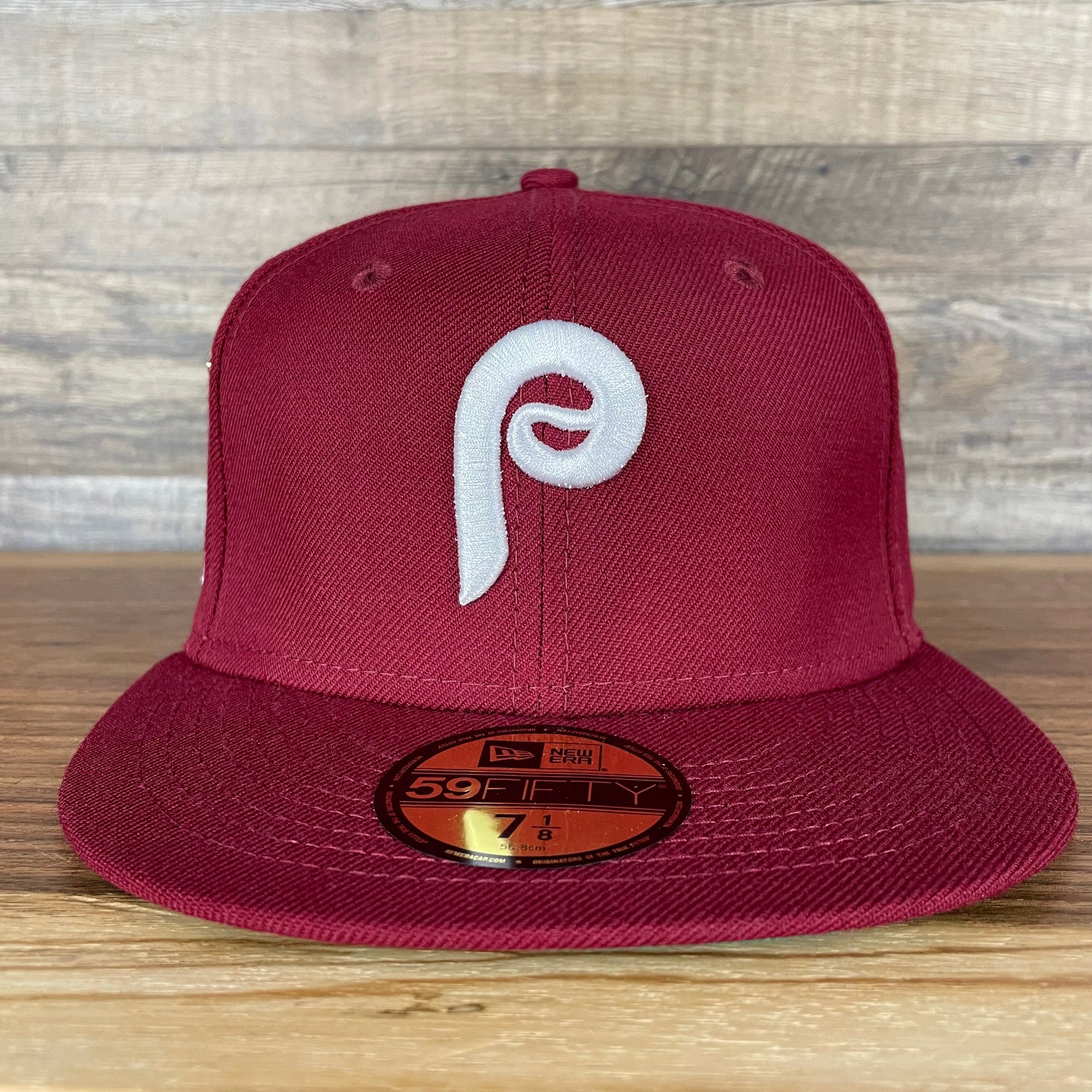 The front of the Philadelphia Phillies Cooperstown 5950 Day Side Patch Green Bottom 59Fifty Fitted Cap