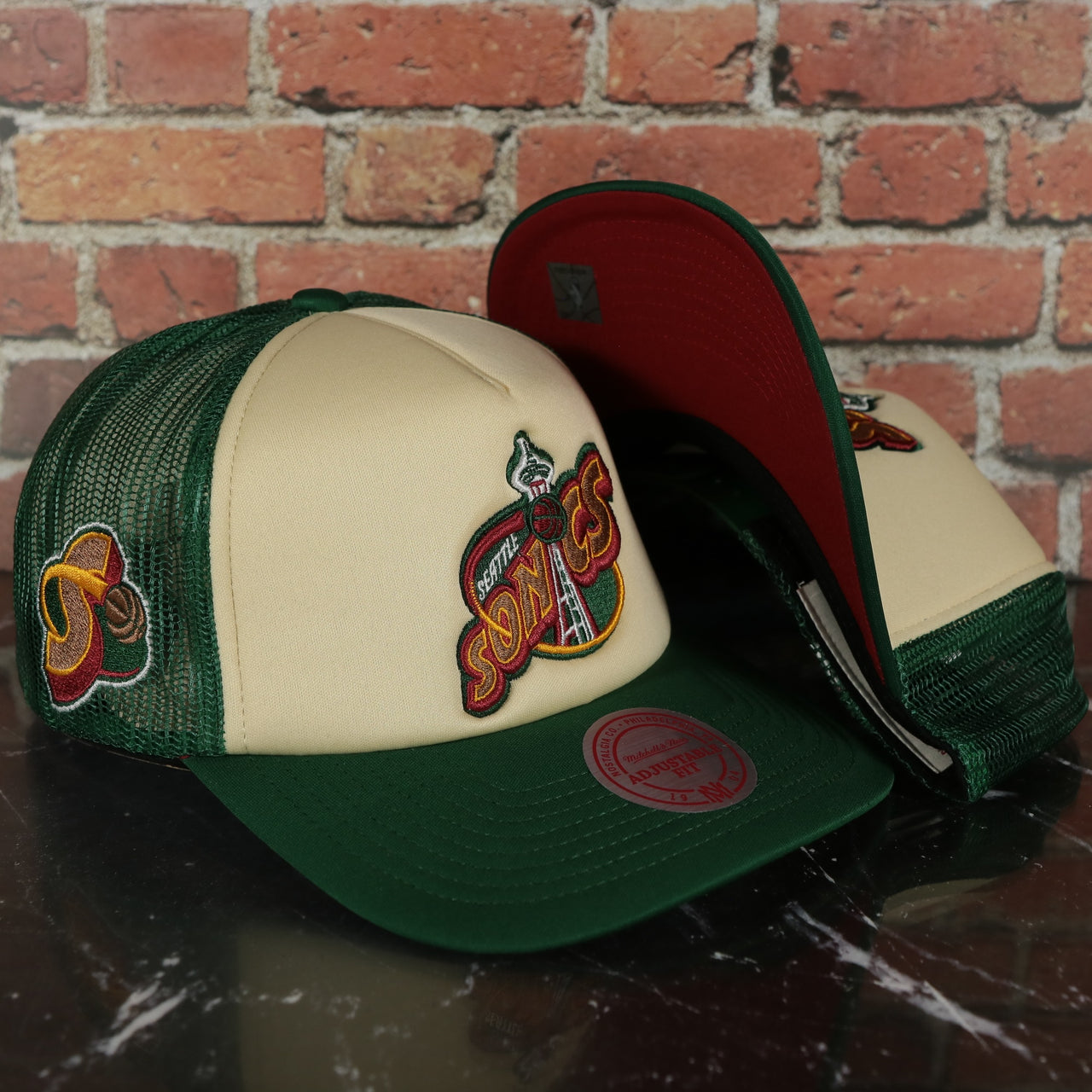 Seattle Supersonics Vintage 1995 Supersonics side patch Red Bottom 2-Tone Foam Trucker Hat | Green/Off-White Mitchell and Ness Hat