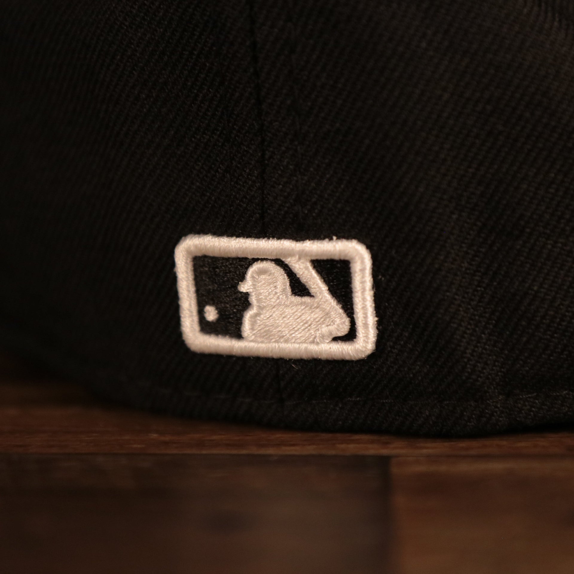 mlb batterman logo on the Philadelphia Phillies White Logo Black Bottom Black 59Fifty Fitted Cap | Youth