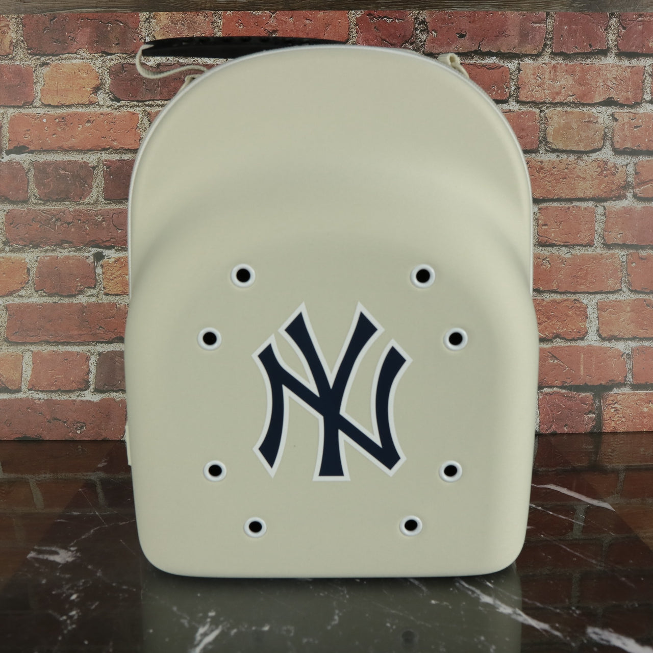 New York Yankees 6 Pack Cap Carrier | White Hat Carrier