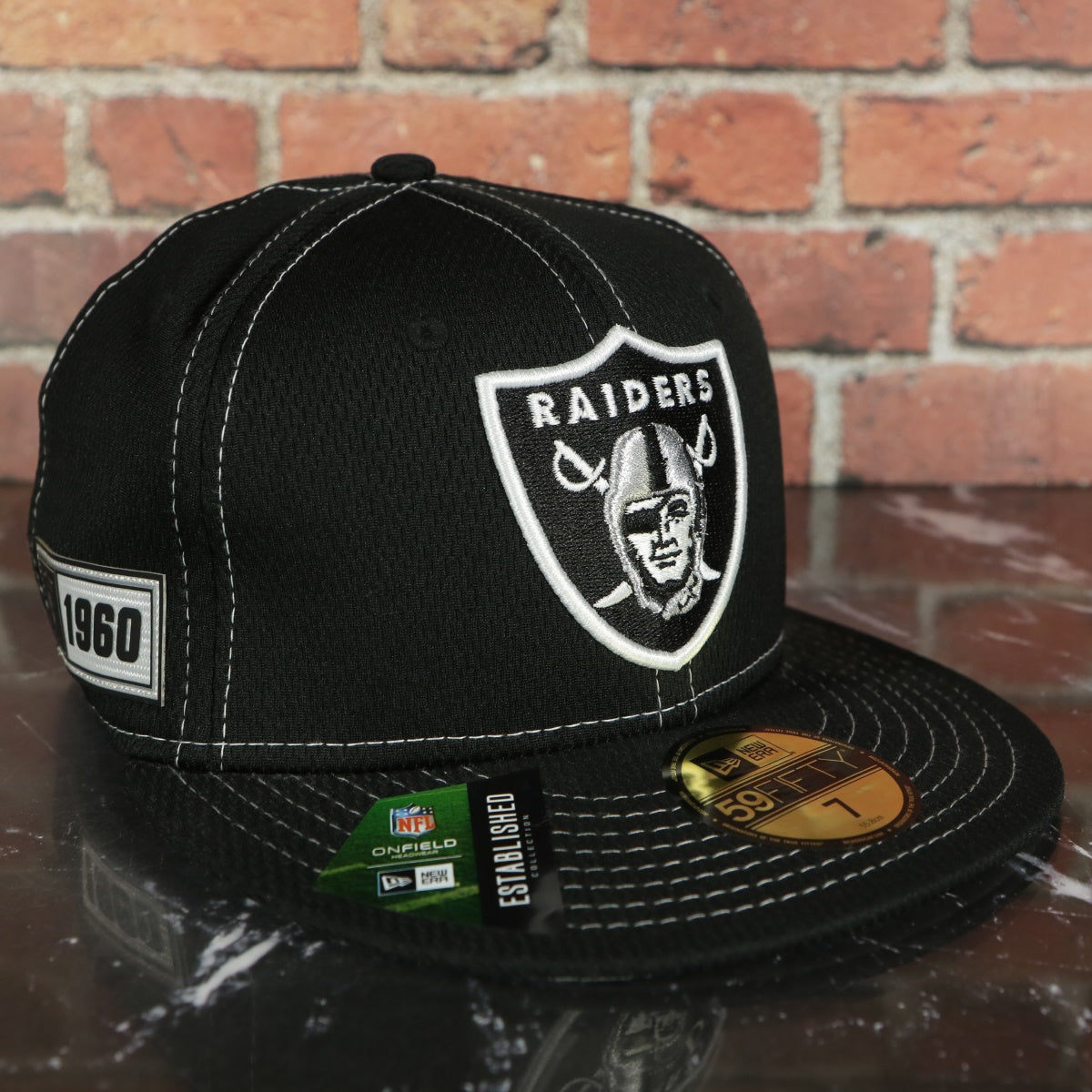 Oakland Raiders New Era 2019 NFL On Field Sideline Road Official 59FIFTY Black Fitted Hat