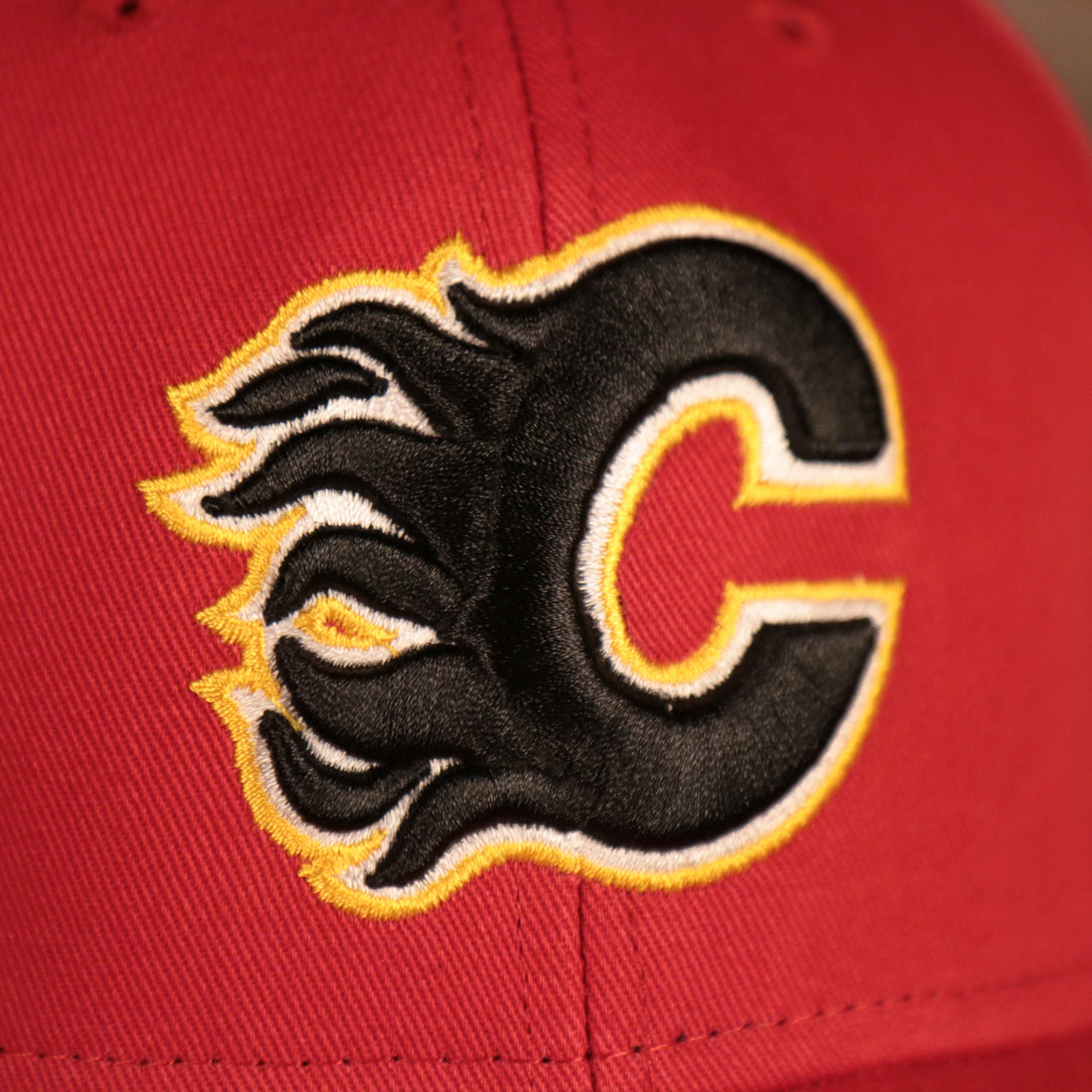 47 BRAND | CALGARY FLAMES | BLACK FIRE C PATCH FRONT | MVP | DAD HAT | RED | OSFM