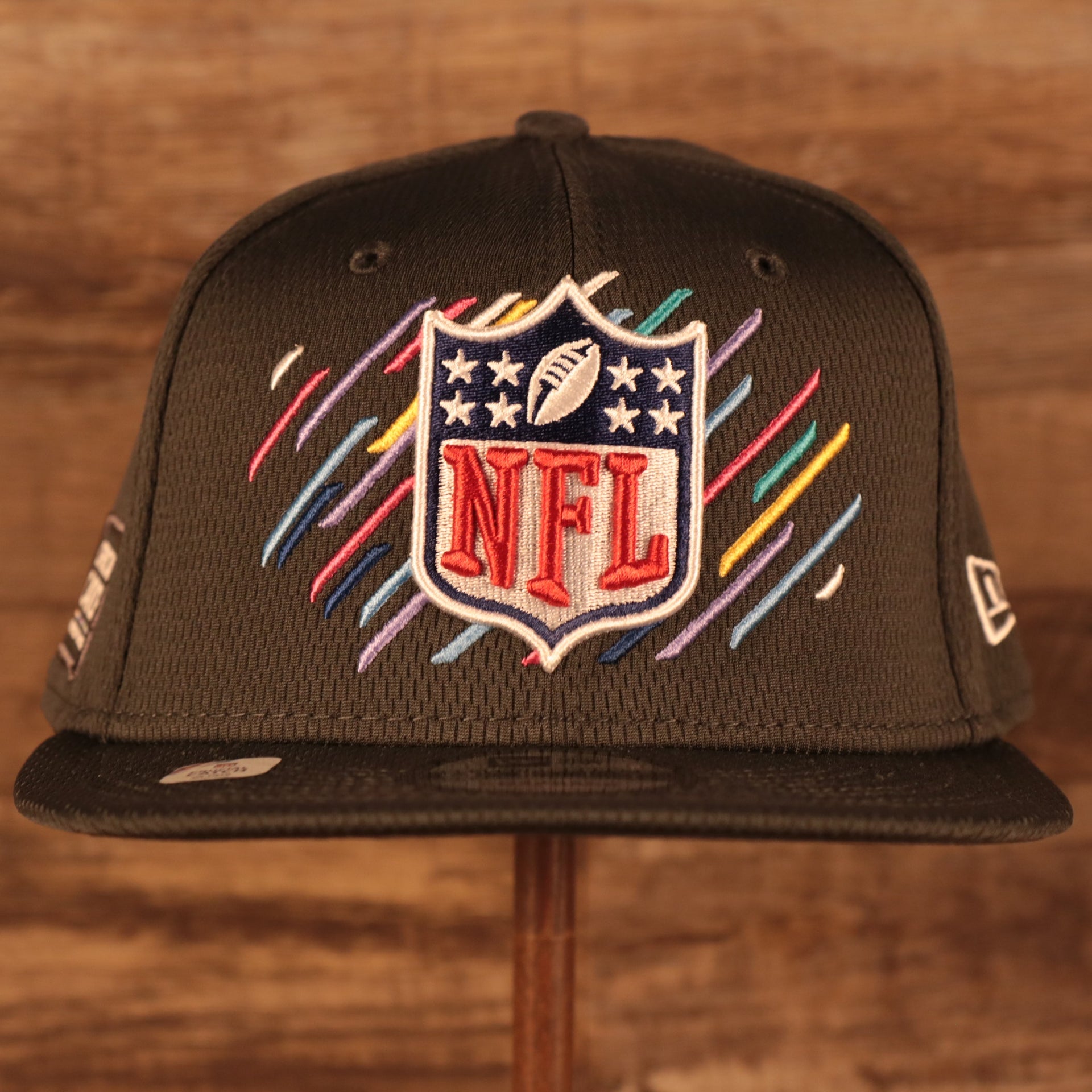 Front View of this NFL logo Cancer Awareness 9Fifty Snapback Cap