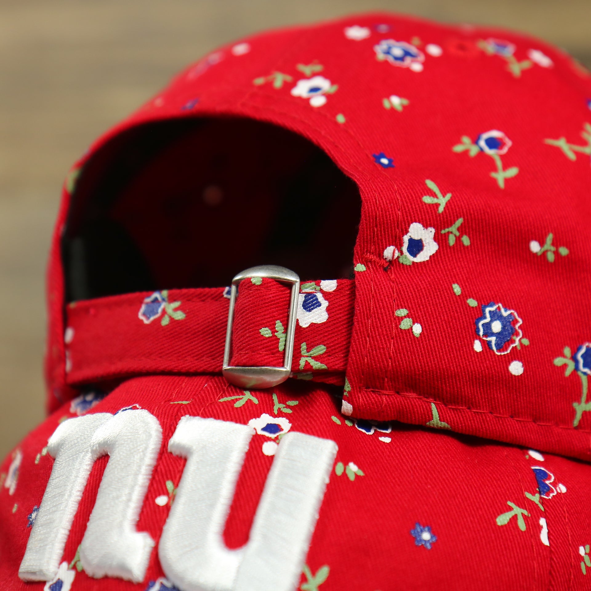 metallic buckle and adjustable strap on the New York Giants Ladies Floral Bloom Micro Flower Pattern 9Twenty Dad Hat | Womens Floral Giants Hat