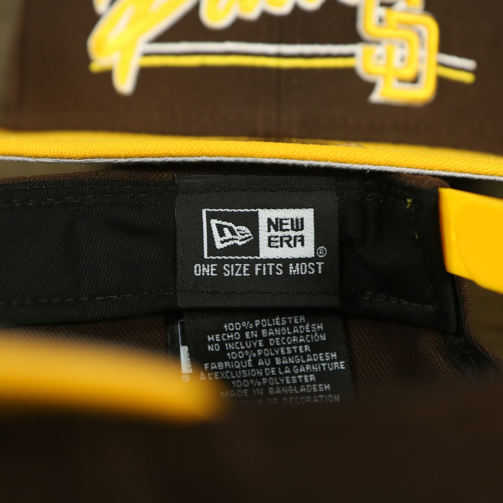 new era label on the San Diego Padres "Team Script" College Bar 9Fifty Snapback Hat | Brown/Yellow Steelers 950 Snap Cap