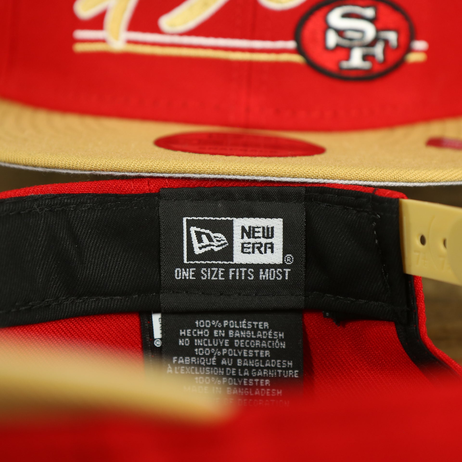 new era label on the San Francisco 49ers Team Script College Bar 9Fifty Snapback Hat | Red/Tan 49ers 950 Snap Cap